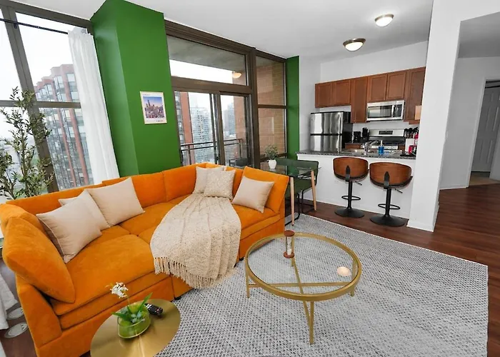 Skyline 2br On 20th Floor Near Grant Park With Paid Parking *
