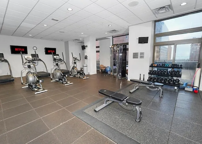 Skyline 2br On 20th Floor Near Grant Park With Paid Parking * Chicago
