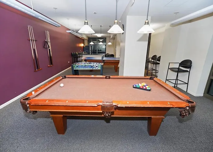 Skyline 2br On 20th Floor Near Grant Park With Paid Parking